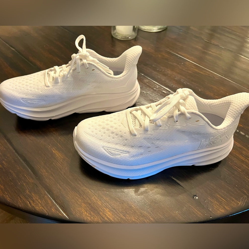 Hoka Clifton 9 - white size 7.5 W. Never worn (bought the wrong size)